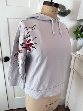 Harper Japanese Sweatshirt Embroidered Cherry Blossoms s